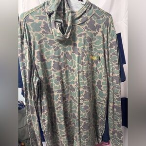 Marsh Wear lightweight hooded shirt - Men’s XL